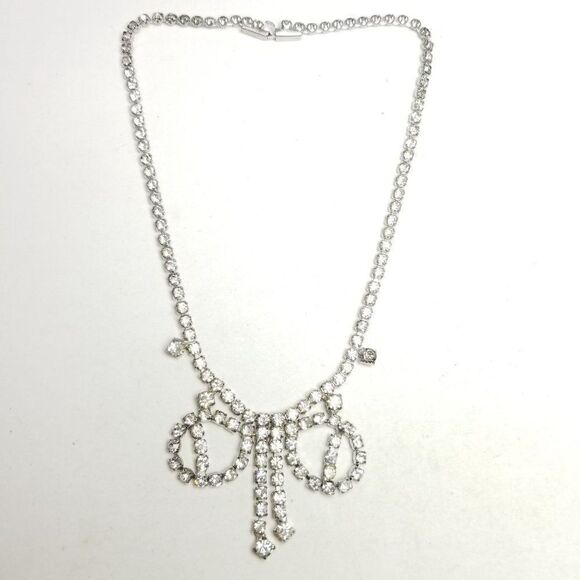 Vintage Rhinestone Bow Shape Center Collar Necklace, Retro Silver Tone Sparkle - Picture 2 of 8
